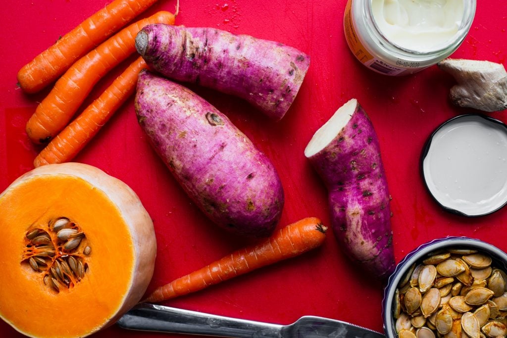 Karotten, Süßkartoffeln und Kürbis sind Lebensmittel, die Pro-Vitamin-A enthalten